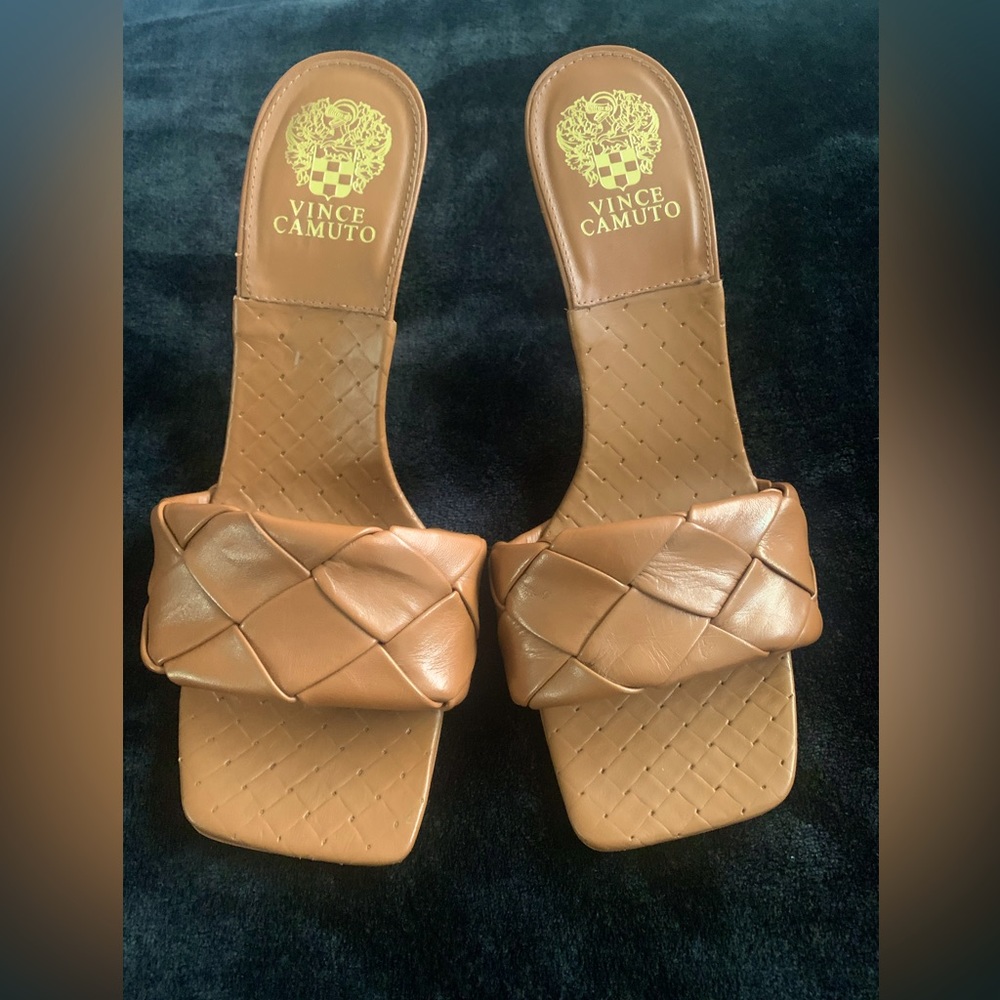 Vince Camuto sandal with heel